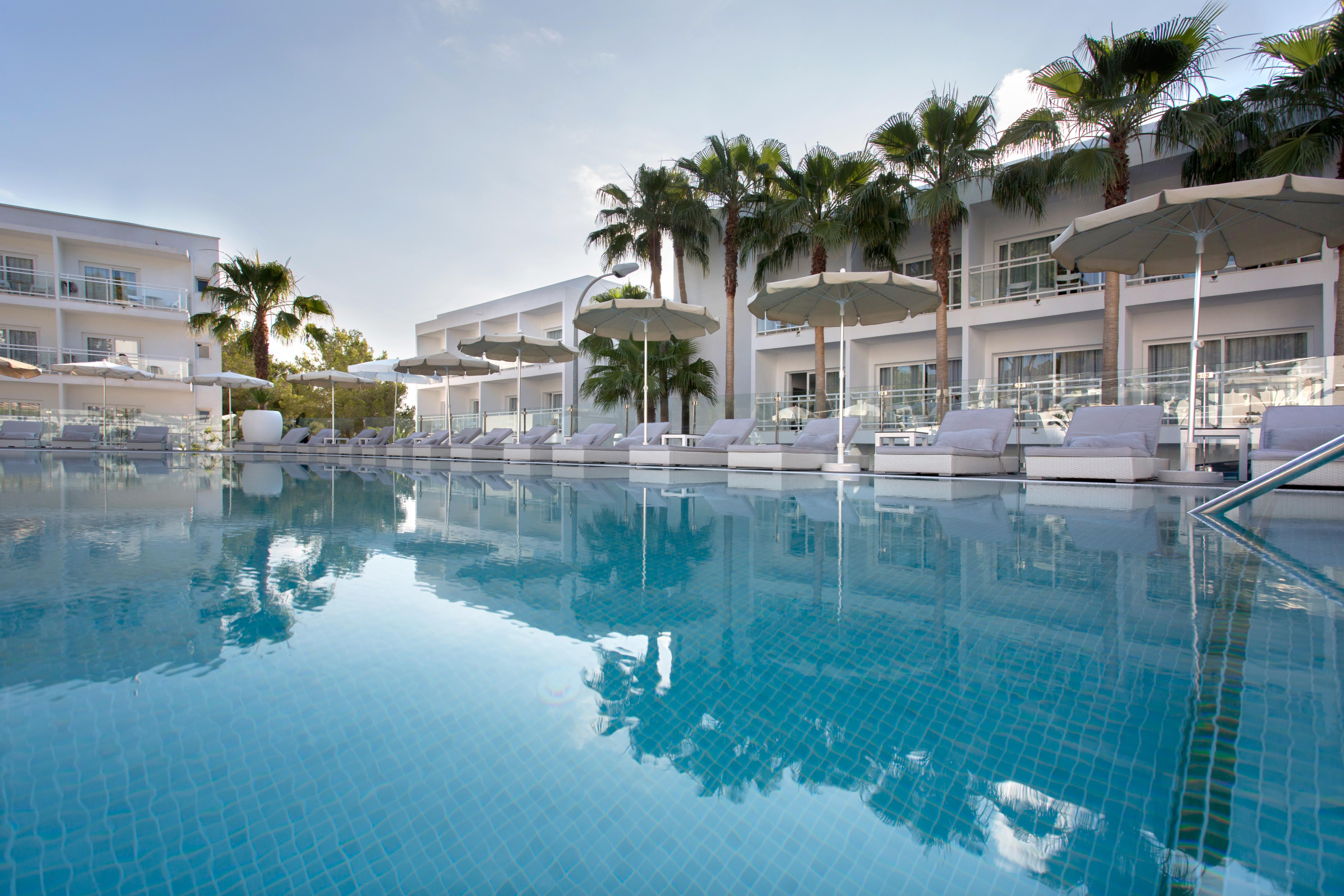 Grupotel Ibiza Beach Resort - Adults Only Portinatx Bagian luar foto